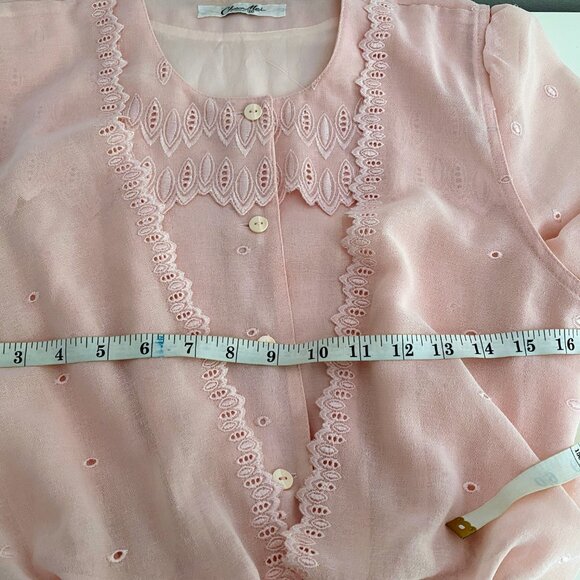 A beautiful pink chiffon dress - Picture 2 of 3